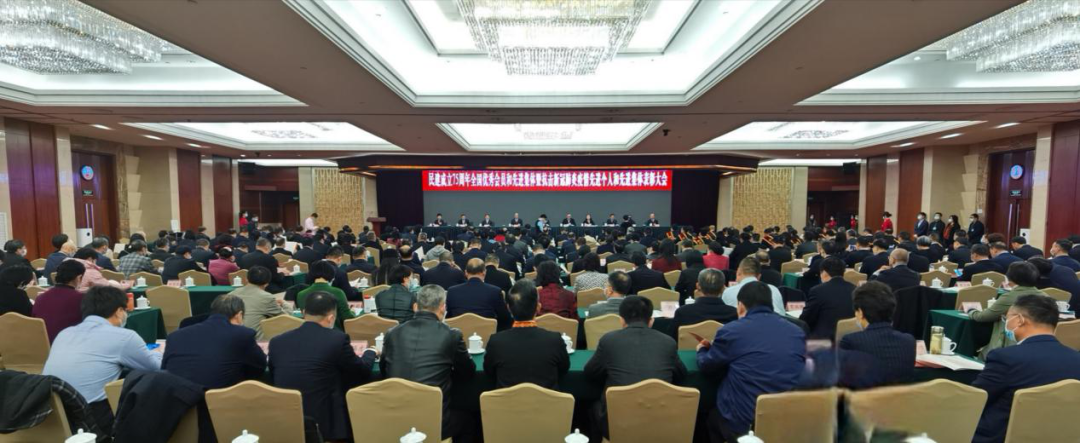 昌利公司龍其準(zhǔn)董事長(zhǎng)獲民建中央表彰，授予“全國(guó)優(yōu)秀會(huì)員”榮譽(yù)稱(chēng)號(hào)