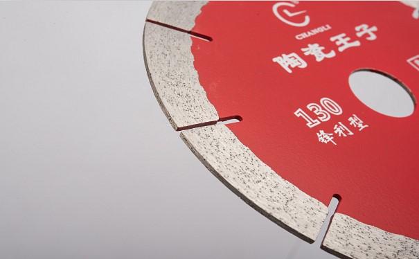 廠(chǎng)家對(duì)更優(yōu)質(zhì)陶瓷切割片研制方法的探索